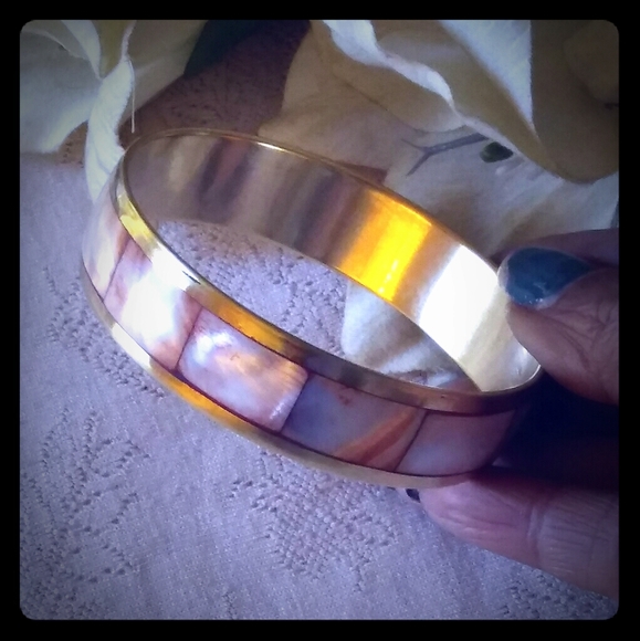 Vintage Pink Mother of Pearl Inlay Brass Bangle - Picture 5 of 8
